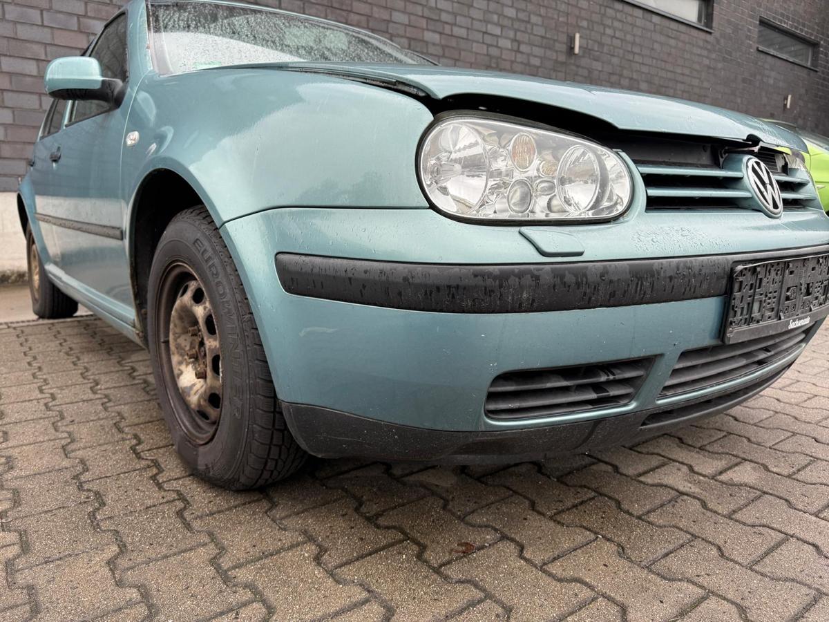 VW Golf 4 original Stoßstange Stoßfänger vorn LB6N Elegancegrün Metallic BJ03